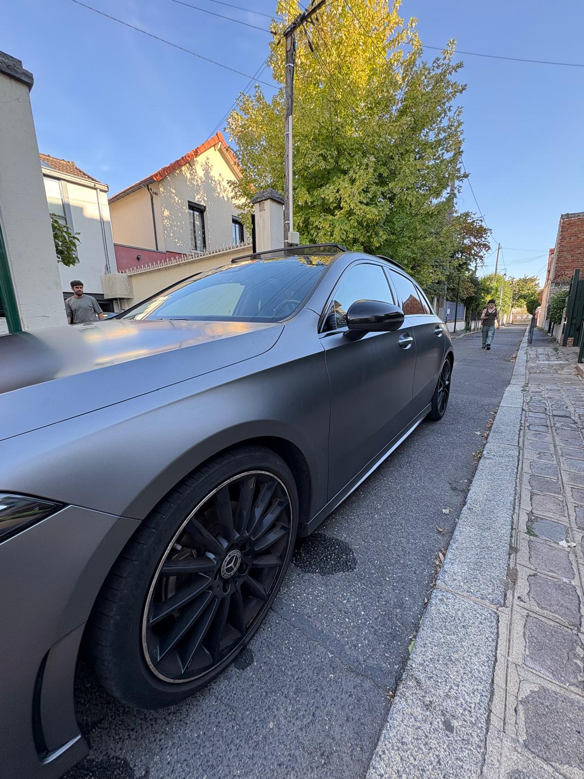 Nettoyage intérieur et extérieur de la voiture